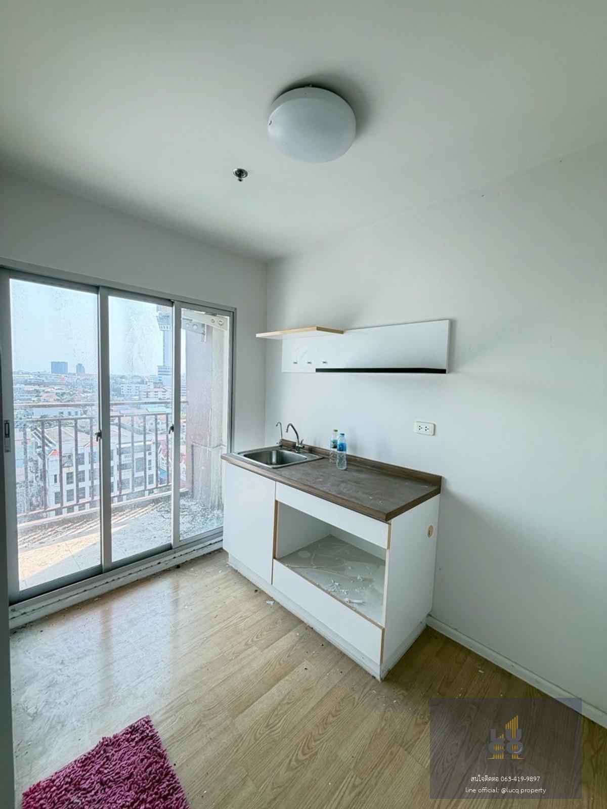 ห้องติดบันไดหนีไฟ ไม่มีเสียงรบกวน ส่วนตัวเวอร์